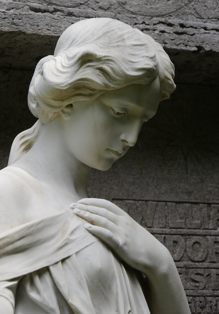 501_Bettina_Friedhof_Döhren