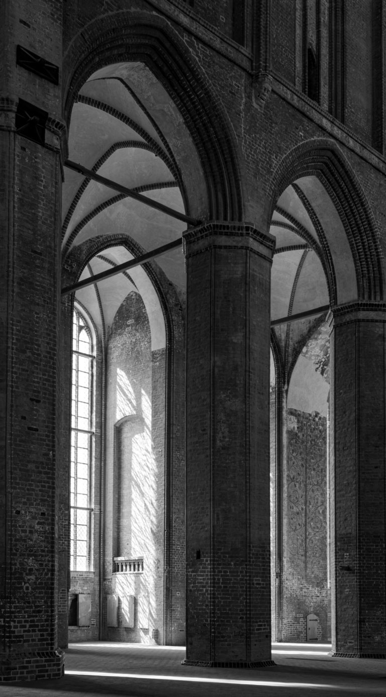 Horst Wienberg_Im Dom in Wismar